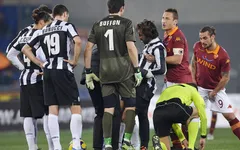 "Đàn em" rủ rê Totti, Pirlo sang Argentina chơi bóng