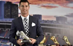 Real Madrid vinh danh chân sút huyền thoại Ronaldo