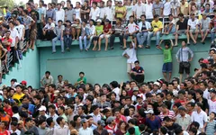 Các CLB VLeague lấy bóng đá nuôi bóng đá?