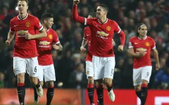 ĐHTB vòng 25 Premier League: Không thể thiếu Smalling