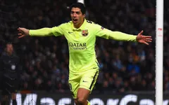 UEFA “ngó lơ” nghi án Suarez cắn người