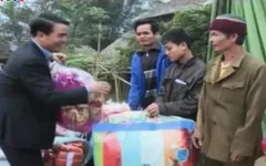 Tặng quà Tết cho hộ nghèo tại Thanh Hóa