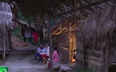 Những học trò nghèo vùng biên thiếu thốn mọi bề