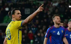 Schmeichel: Ibrahimovic sinh ra để chơi cho Man Utd