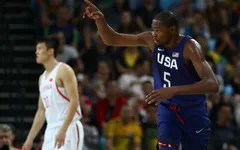 Olympic 2016: Kevin Durant tỏa sáng, ĐT bóng rổ Mỹ vùi dập Trung Quốc