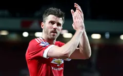 Mourinho gọi điện tâm sự, Carrick đồng ý ở lại Man Utd