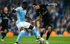 Ibrahimovic chỉ trích chiến thuật của HLV Laurent Blanc