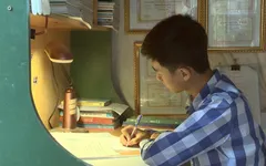 Thành tích học tập đáng nể của cậu học sinh nghèo có bố bị chất độc màu da cam