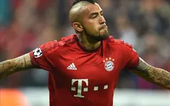 Vừa lập công cho Bayern, Vidal lập tức đi vào lịch sử Champions League