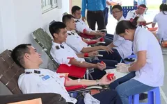 Hơn 700 người tham gia ngày "Chủ nhật đỏ" ở Khánh Hòa