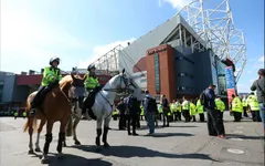 Man Utd hoàn tiền vé, cho người hâm mộ vào Old Trafford xem miễn phí