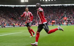 Southampton 4-2 Man City: Bất chấp tất cả vì giấc mơ Champions League