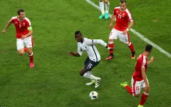 Pháp hòa nhạt, Pogba vẫn được "tâng lên mây"