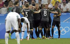 ĐT Olympic Đức vượt qua Olympic Nigeria, gặp Olympic Brazil trong trận chung kết