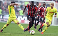 Nice 4-0 Nantes: Balotelli tỏa sáng, PSG bị bỏ xa