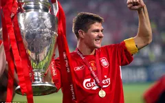 Gerrard và những bức ảnh để đời trong sự nghiệp "quần đùi áo số"