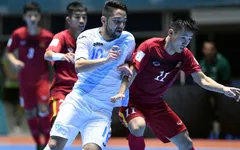 Người hâm mộ không ngại đường xa tới cổ vũ cho ĐT Futsal Việt Nam