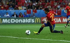 VIDEO EURO 2016: Fabregas kiến tạo, Nolito sút tung lưới Thổ Nhĩ Kỳ