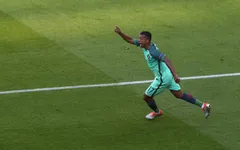 VIDEO EURO 2016: Ronaldo kiến tạo, Nani dứt điểm gỡ hoà cho Bồ Đào Nha
