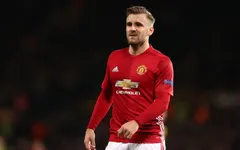 Huyền thoại Man Utd khuyên Luke Shaw rời Old Trafford