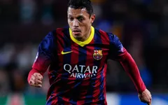 Barcelona xác nhận bán Adriano "rẻ như cho"