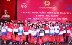 "Hành trình cuộc sống" đến với trẻ em nghèo