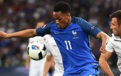 Martial “làm nóng” trước thềm bán kết EURO 2016 bằng 2 siêu phẩm