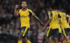 Walcott lập cú đúp, Arsenal thắng trận đầu tại Champions League 2016/17