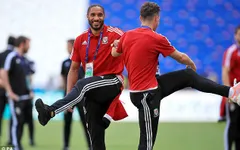 Trung vệ đội trưởng xứ Wales tuyên bố không thèm kèm Ronaldo