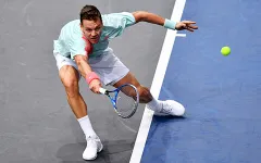 Paris Masters: Berdych nhọc nhằn đi tiếp, Isner khởi đầu thuận lợi