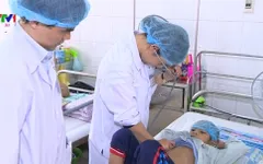 Ước mong về nhà của cậu bé bị ung thư một mình trong bệnh viện