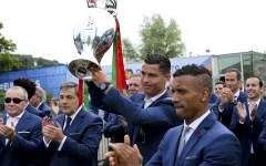 EURO 2016 – Danh hiệu thứ 18 đặc biệt của Ronaldo