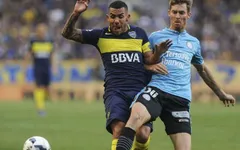 Rủa thẳng mặt trọng tài, "đầu gấu" Tevez dính thẻ đỏ rời sân