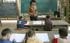 Mang niềm vui đến những thầy cô đang công tác tại vùng biển đảo