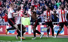 Sunderland chơi trận hay nhất mùa, Newcastle sắp "dắt tay" Norwich xuống hạng