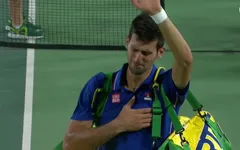 Djokovic bật khóc sau thất bại ở vòng 1 Olympic Rio 2016