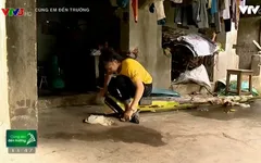 Cảm thương hoàn cảnh éo le của em học sinh nghèo mất cha, mẹ bị bệnh tim