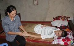 "Tôi mất một con trai rồi, xin trời đừng cướp nốt đứa còn lại!"