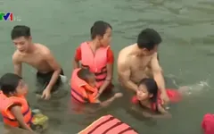 Người thầy dạy bơi hơn 5 năm miễn phí cho trẻ em