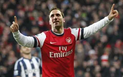 Chuyển nhượng ngày 22/7: Arsenal “sống lại” cơ hội sở hữu Higuain, Chelsea sẽ có Cavani của PSG