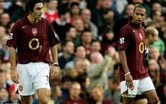 Johan Cruyff, Thierry Henry từng đá penalty “xấu chơi” kiểu Messi – Suarez
