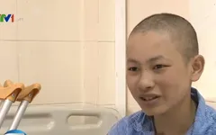 Hỗ trợ 10 triệu đồng giúp cậu bé bị ung thư xương