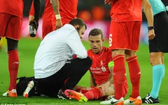 Europa League đã khép lại với thủ quân của Liverpool