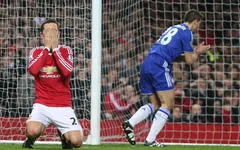 Old Trafford - SVĐ nhàm chán nhất nước Anh