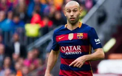 Barcelona thông báo gia hạn với Mascherano theo cách "khó đỡ"