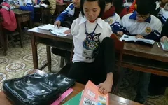 Nghị lực phi thường của nữ sinh lớp 12 bị khiếm khuyết đôi tay bẩm sinh