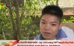 Nghị lực phi thường của cậu học trò không tay
