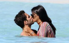 Ung dung du lịch, Fabregas đã bị Chelsea cho ra rìa?