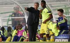 Man Utd thủ kém, Mourinho mua gấp trò cũ ở Chelsea