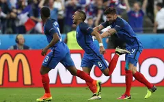 Pháp 2-1 Romania: Giroud, Payet ghi bàn, chủ nhà giành trọn 3 điểm